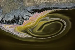 Shape Prints: Soda deposits coloured by microorganisms and red algae