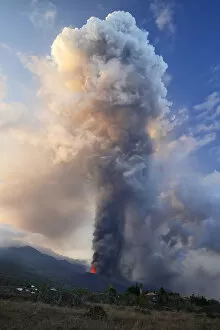 Volcano Gallery: Strombolian eruption of Cumbre Vieja volcano, La Palma, Canary Islands, September 2021