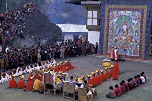 Images Dated 10th June 2004: Thangka unrolling ceremony, Gom Kora festival, Eastern Bhutan