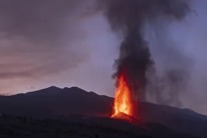 Images Dated 30th September 2021: Volcanic eruption, Cumbre Vieja Volcano, La Palma, Canary Islands. September 2021