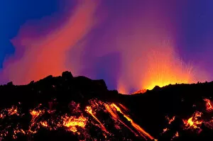 Images Dated 7th April 2010: Volcanic eruption, Eyjafjallajokull, near the Myrdalsjokull glacier, South Iceland