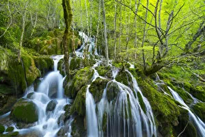 Waterfalls Gallery: Water cascading down Toberia falls, Andoin, Sierra Entzia Natural Park, Alava, Basque Country