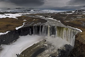 Images Dated 11th June 2016: Waterfall in Putoransky State Nature Reserve, Putorana Plateau, Siberia, Russia