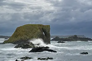 Wave Prints: Waves crashing against Elephant Rock