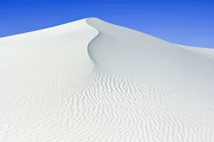 Images Dated 8th February 2009: White sand dunes against blue sky, White Sands National Monument, New Mexico, USA
