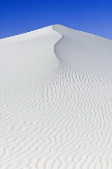 Images Dated 8th February 2009: White sand dunes against blue sky, White Sands National Monument, New Mexico, USA