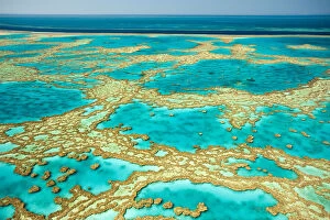 Images Dated 2nd October 2011: Whitsunday Islands, aerial view, Great Barrier Coral Reef, Queensland, Australia